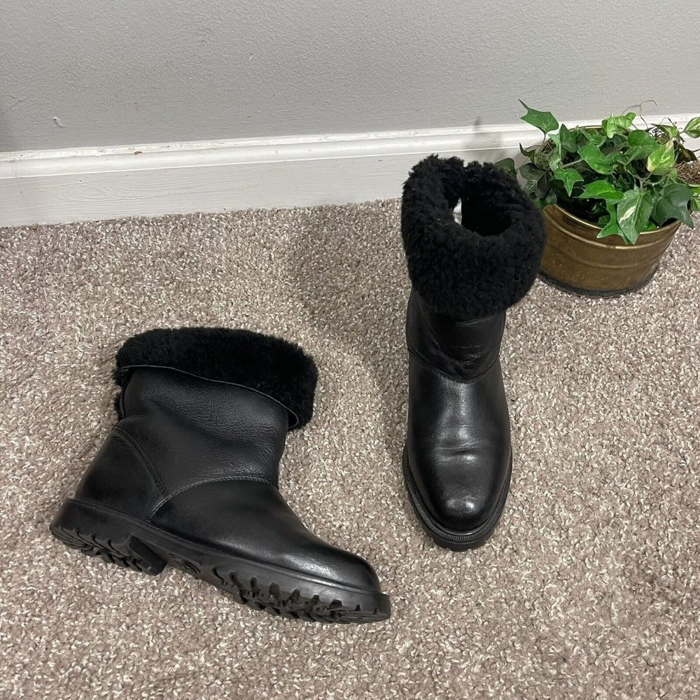La Canadienne Black Leather Winter Boot Shearling Lined Boots Cuff fold over 6 M